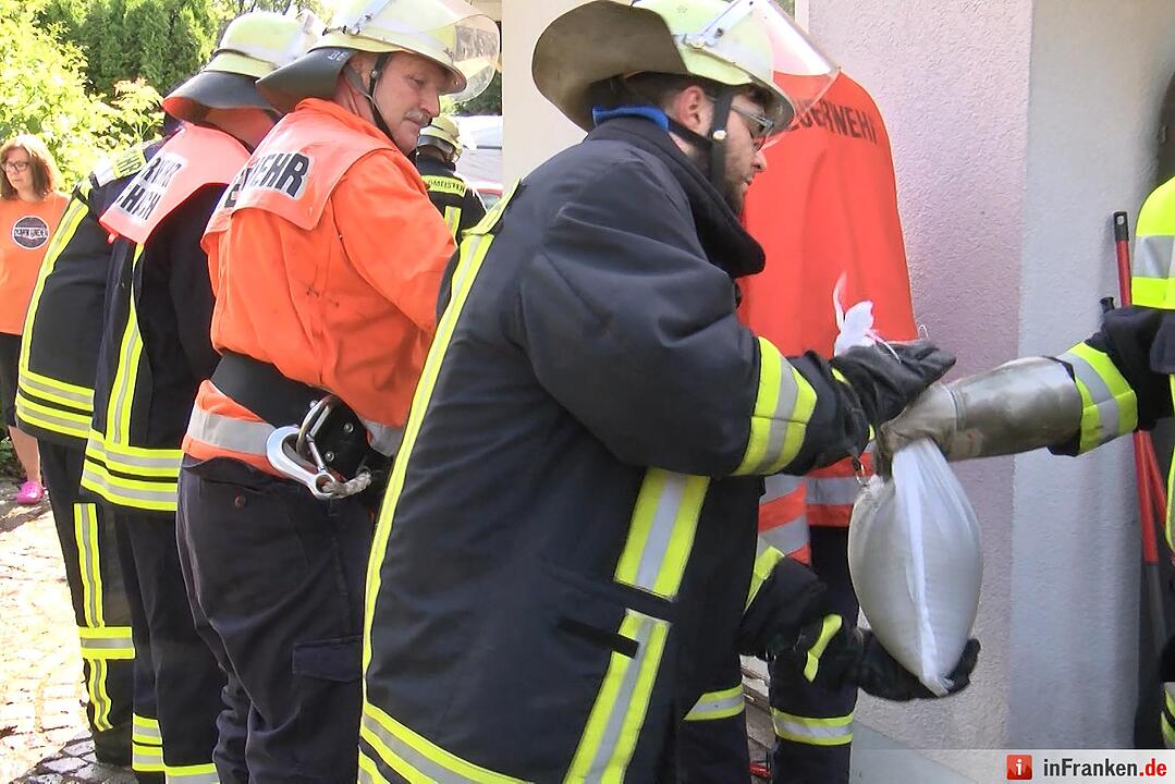 Erneuter Starkregen setzt Ortschaften unter Wasser