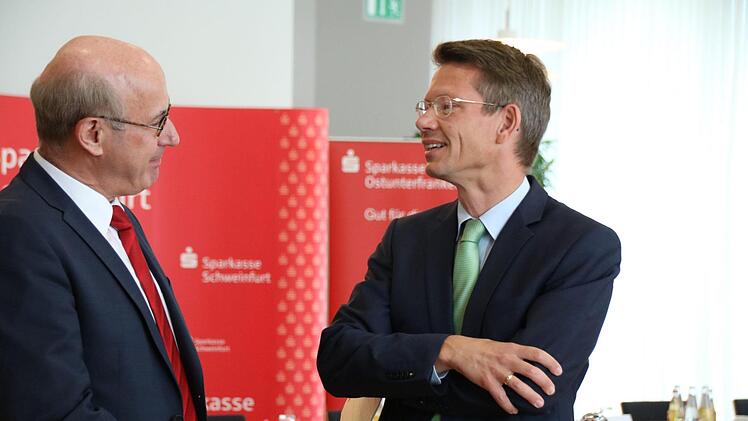 Johannes Rieger im Gespräch mit OB Remelè.
