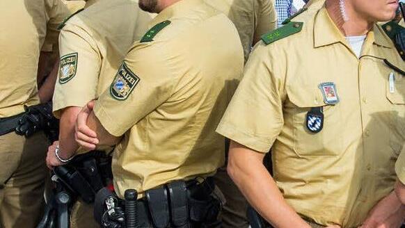 Ein junger Mann musste sich am Mittwoch wegen seines Verhaltens gegenüber vier Kulmbacher Beamten verantworten. Symbolfoto: Marc Müller/dpa