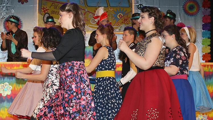 Ins "Highschool Milieu" entführte die Showtanzgruppe.
