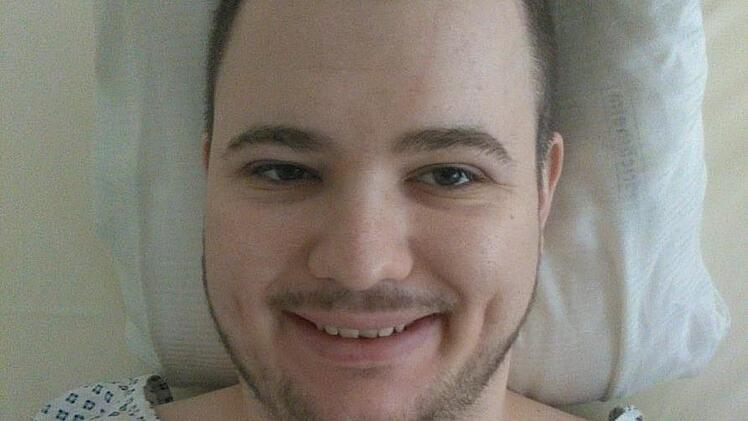 Benedikt Herbert  nach der Knochenmarkspende. Der Student ist einer von 184 Stammzellenspendern aus dem Landkreis seit 1991. Benedikt BorstHerbert/Selfie