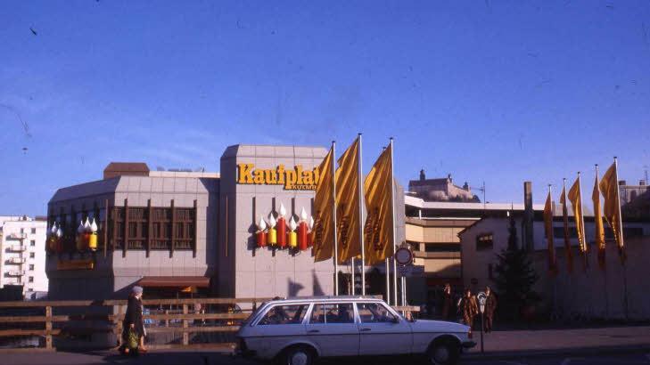 Das "Bilka" in Kulmbach zu seinen Glanzzeiten in den achtziger Jahren. Doch seit Jahren steht der Betonklotz mitten in der Stadt leer. Foto: BR-Archiv