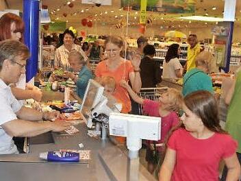 Bürgermeister Rainer Detsch kassierte für den guten Zweck. Foto: Hofmann