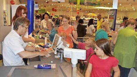 Bürgermeister Rainer Detsch kassierte für den guten Zweck. Foto: Hofmann