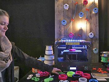 3D-Druck bei den Coburger Designtagen. Die Region wird zwar kein Digitales Gründerzentrum erhalten, aber junge Unternehmen aus dem Bereich Digitalisierung haben Chancen, direkt vom Wirtschaftsministerium gefördert zu werden. Foto: Barbara Herbst/CT-Archiv