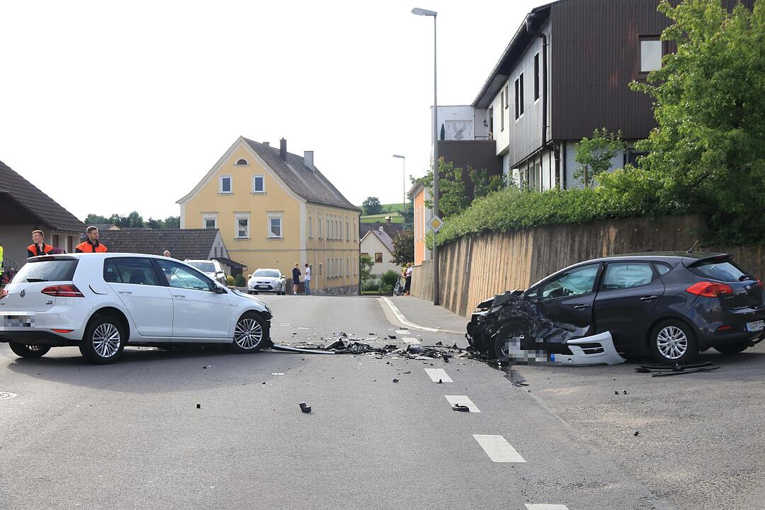 Betrunkener prallt in Gegenverkehr in Mühlendorf