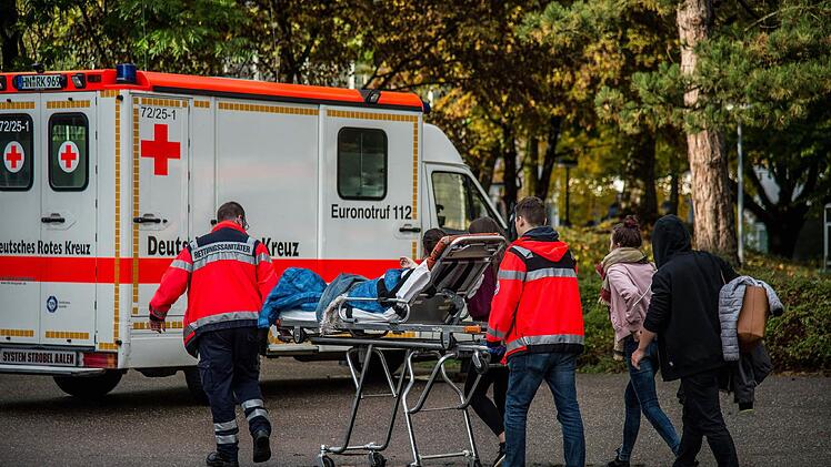 In Chieming hat sich am Mittwoch ein Unfall ereignet, bei dem ein 28-Jähriger starb. Symbolfoto: dpa/ Friebe