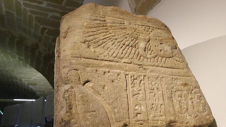 Der Stein von Dendur ist ein Mitbringsel von Herzog Max aus Ägypten. Dieser Teil eines ägyptischen Tempels ist im Banzer Klostermuseum ausgestellt.Matthias Einwag