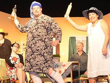 "Rambazamba am Lido Makkaroni" feierte in Tettau Prämiere. Foto: Karl-Heinz Hofmann