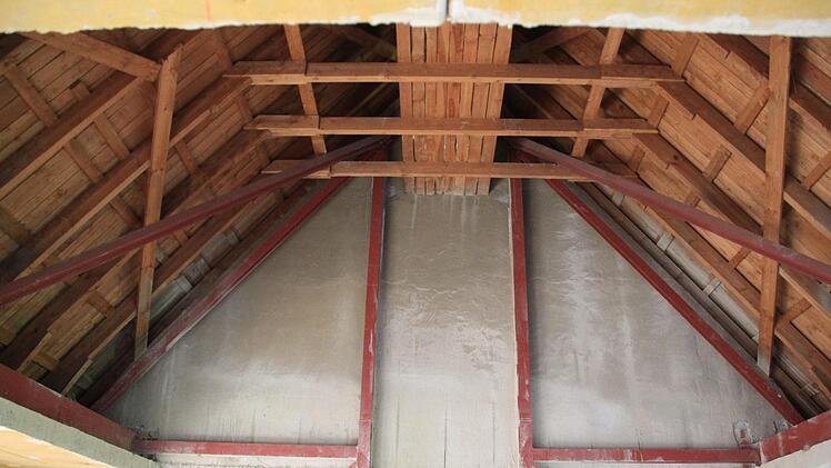 Die Decke in der Hauskapelle wurde geöffnet.
