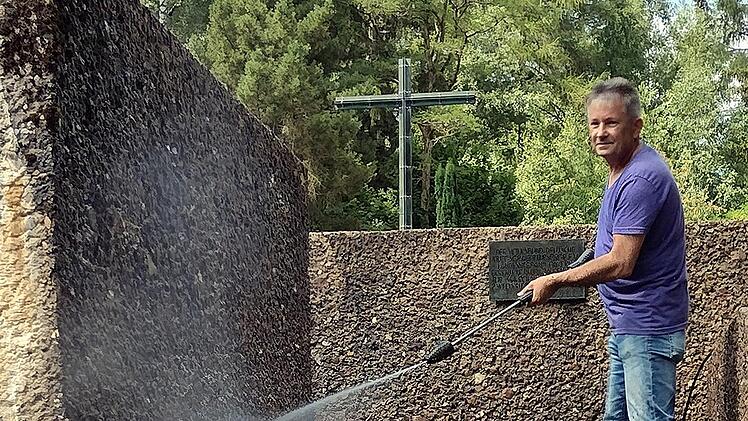 Ralf Hepke bei der Arbeit. Foto: Thomas Helfrich