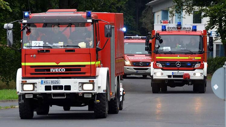Bei der Großübung Notfallkontingente der Landkreisfeuerwehren waren 30 Fahrzeuge und 100 Einsatzkräfte beteiligt.  Fotos: Peter Rauch