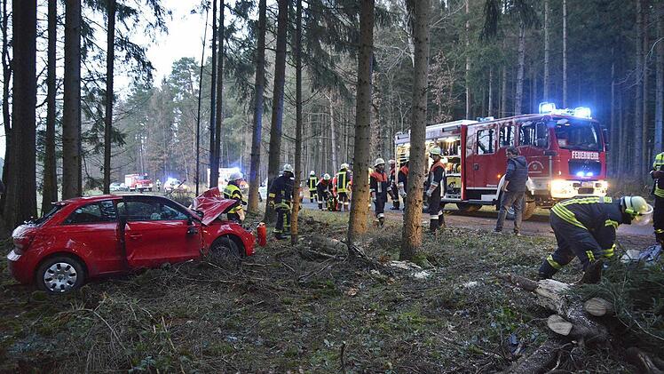 Unfall Sulzfeld Foto: Andrea Friedrich