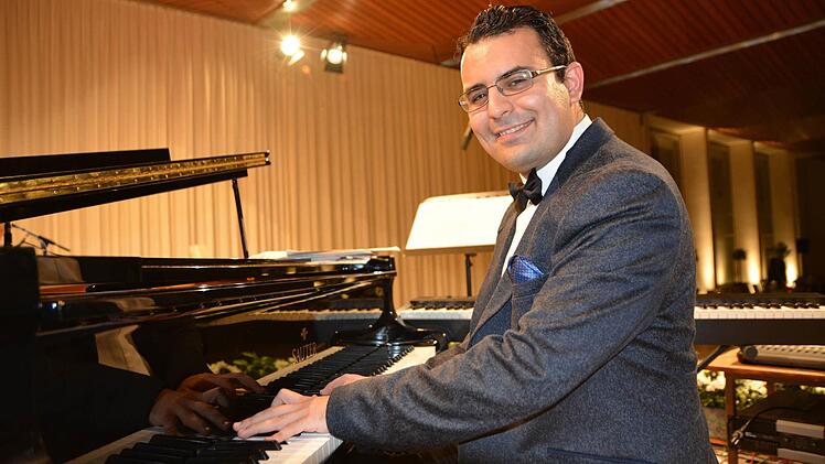 Joszef Banyak vor seinem ersten Auftritt: Er fühlt sich wohl in seiner neuen Wahlheimat Bad Brückenau  Foto: Staatliche Kurverwaltung Bad Brückenau