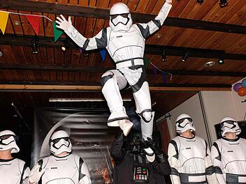 Als Star Wars-Liga kam das Männerballett aus Pfaffenhausen. Foto: Gerd Schaar