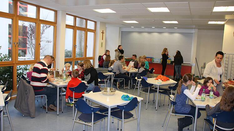 Eindrücke vom Romanischen Tag am Hammelburger Gymnasium. Foto: Ralf Ruppert