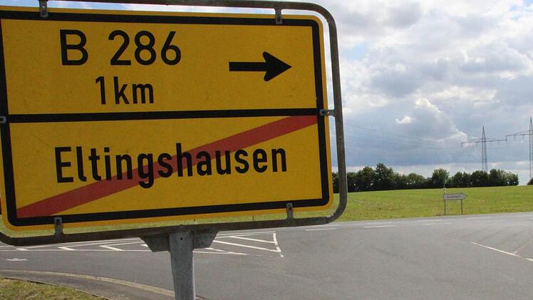 Bei der Vorbereitung des Planfeststellungsverfahrens hat sich herausgestellt, dass auch westlich von Eltingshausen ein Kreisverkehr notwendig ist, um den Verkehr in Richtung B 286 abzuleiten. Foto: Benedikt Borst