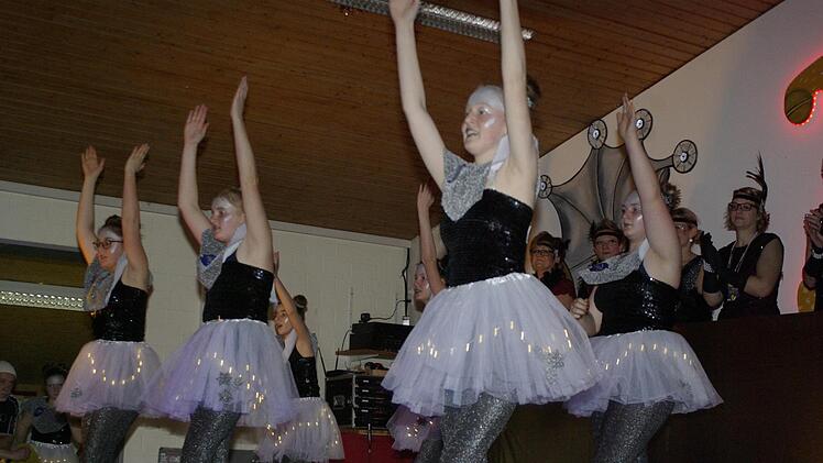 Die "Tanzmäuse" tanzten durchs Weltall. Foto: Winfried Ehling
