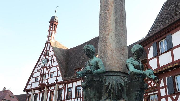 Die Kosten für die Sanierung des Rathauses sind auf 20,3 Millionen Euro gestiegen. 19,7 Millionen Euro könnten gefördert werden. Foto: Barbara Herbst/Archiv