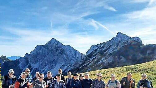 Vor den Gipfeln: die Ausflügler aus Untersteinach