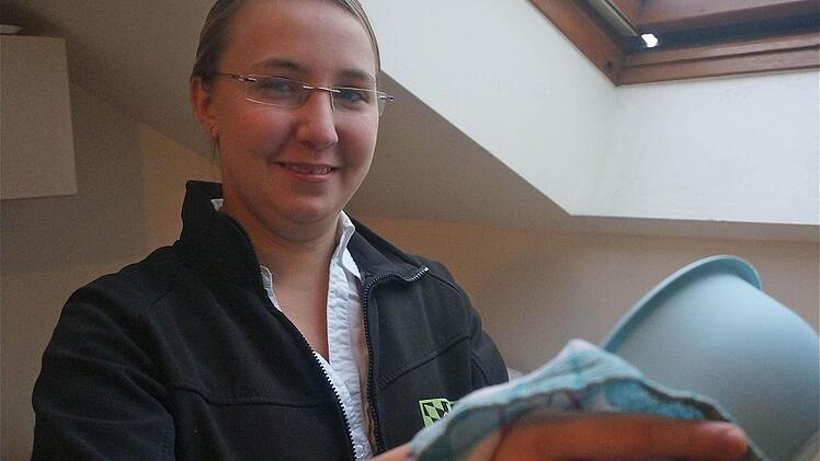 Packt auch in der Küche mit an: Die Dorfhelferin Katharina Denk ist über den Maschinenring Saale-Rhön zu erreichen. Foto: Gerd Schaar