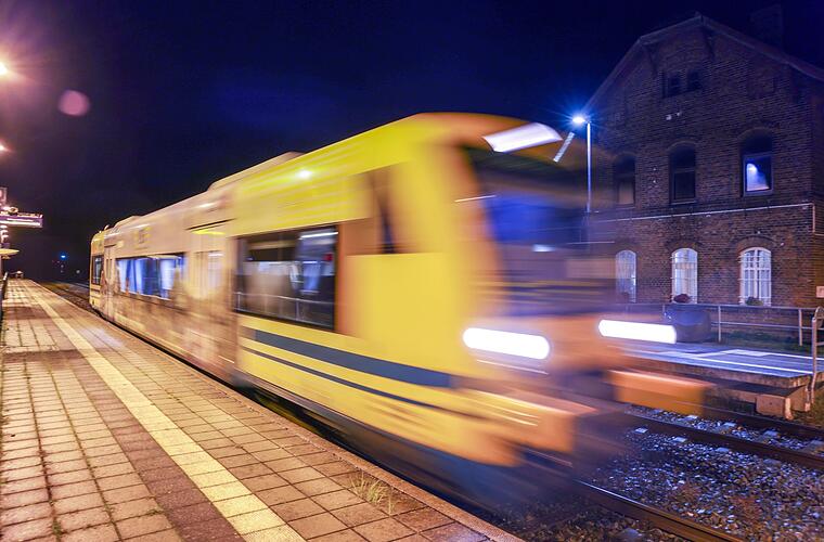Branche fordert zur Einigung in Nahverkehrsstreit auf