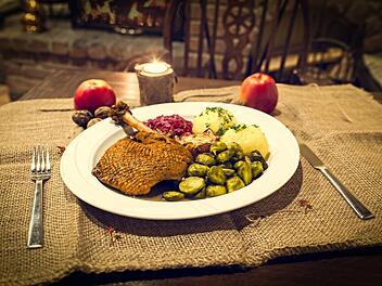Wer kennt und liebt ihn nicht, den weihnachtlichen G&auml;nsebraten?
