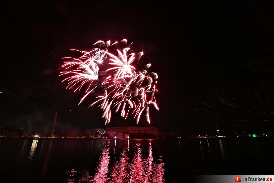 Abschlussfeuerwerk Volksfest Nürnberg
