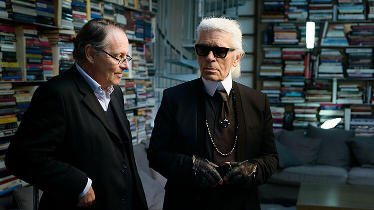 Designer Karl Lagerfeld (rechts) im Gespräch mit dem Autor Gero von Boehm. Boehms Frage posthum: Wer war Karl Lagerfeld?