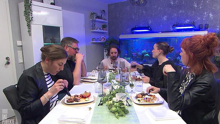 An Tag 4 trifft sich die M&uuml;nsterl&auml;nder "Dinner"-Runde bei Basti in Heiden.