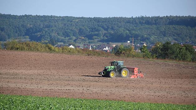 Das Wetter am Wochenende wird warm und trocken. Auch zu Beginn der Woche bleibt es unverändert. Dabei bräuchten die Landwirte dringend Regen.  Symbolbild, Foto: Ronald Rinklef
