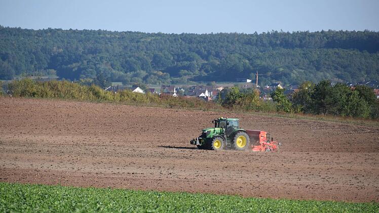 Das Wetter am Wochenende wird warm und trocken. Auch zu Beginn der Woche bleibt es unverändert. Dabei bräuchten die Landwirte dringend Regen.  Symbolbild, Foto: Ronald Rinklef