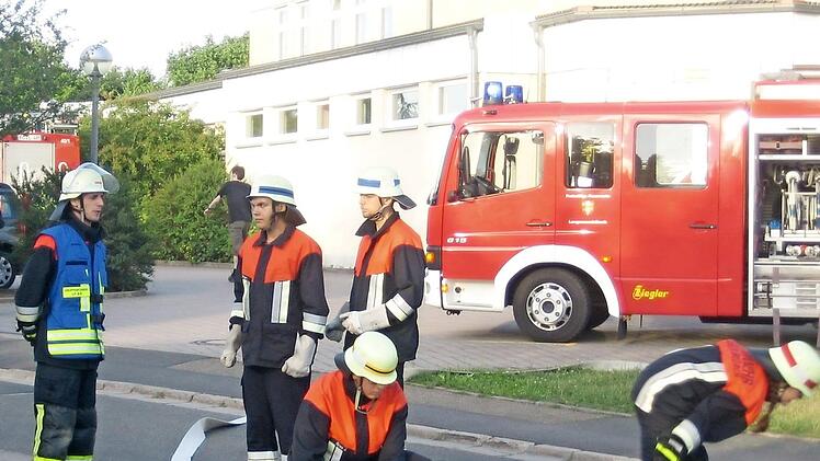 Die jungen Feuerwehrleute zeigten bei der Abnahme der Leistungsprüfung vollen Einsatz.  Foto: privat