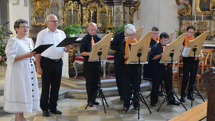 Veeharfen-Gruppe mit dem Ehepaar Brehm (links) Fotos: Björn Hein