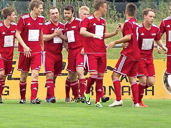 Die Spieler des Fußball-Bezirksligisten FC Coburg hatten während der Vorrunde überraschend oft Grund zum Jubeln. Foto: CT-Archiv
