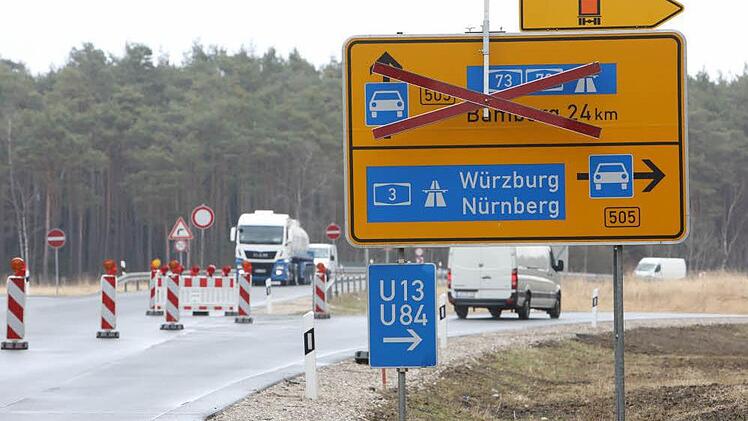 Nichts geht mehr an der B505-Anschlussstelle Pommersfelden in Richtung Bamberg.  Foto: Barbara Herbst