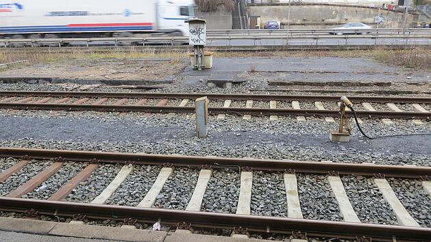 Die Wiederherstellung der fußläufigen Anbindung an die Unterführung ist eine Voraussetzung für den Alternativvorschlag der Bahn. Fotos: Deutsche Bahn
