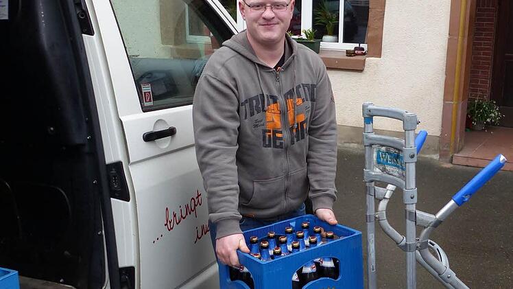 Der kundenfreundliche Getränke-Heimdienst, den Andre Schicker gerne erledigt.