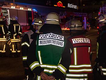 In den "Erlangen Arcaden" hat es am Dienstagabend gebrannt. Sämtliche Erlanger Feuerwehren waren am Abend im Einsatz. Foto: NEWS5 / Bauer