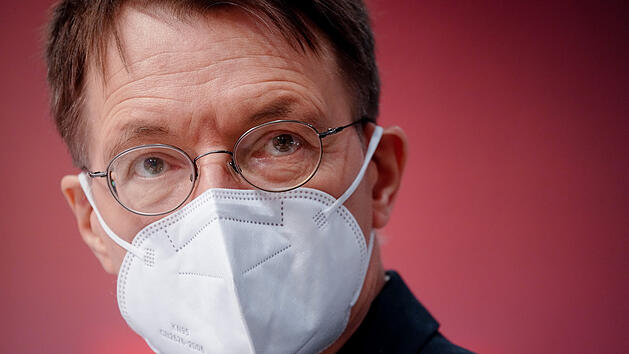 Karl Lauterbach (SPD), Bundesminister f&uuml;r Gesundheit, wirbt deutlich f&uuml;r die Booster-Impfung.