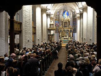 Nach Sch&uuml;ssen in Jugendeinrichtung - Trauerandacht in Stade