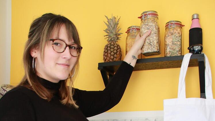 Reis, Nudeln oder Müsli in Gläser abfüllen: Das soll in Julia Schapperts "Glasvoll - Der UnverpacktLaden" möglich sein.Foto: Katrin Geyer