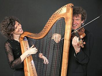 Christoph Mayer, Barockvioline, und Johanna Seitz, Barockharfe, gastieren am 15. März mit einem außergewöhnlichen Konzert in der alten Vogtei. Foto: Veranstalter