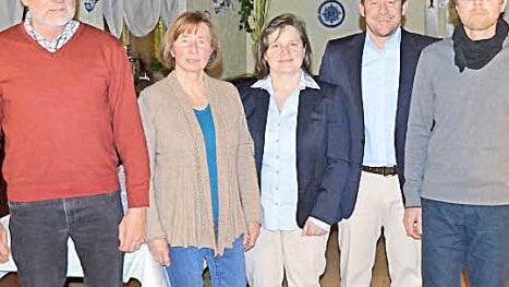 Die Beisitzer f&uuml;r den Turnerrat (von links) Otto Poperl, Rita Vogel, Maria Schmidt, Martin Paulusch sowie Marco Wagner.  Fotos: Thomas Micheel