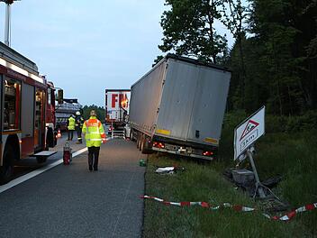 Bei einem Lkw-Unfall auf der A6 ist am frühen Mittwochmorgen ein 46-Jähriger ums Leben gekommen. Foto: News5/Grundmann