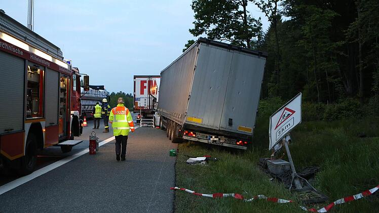 Bei einem Lkw-Unfall auf der A6 ist am frühen Mittwochmorgen ein 46-Jähriger ums Leben gekommen. Foto: News5/Grundmann