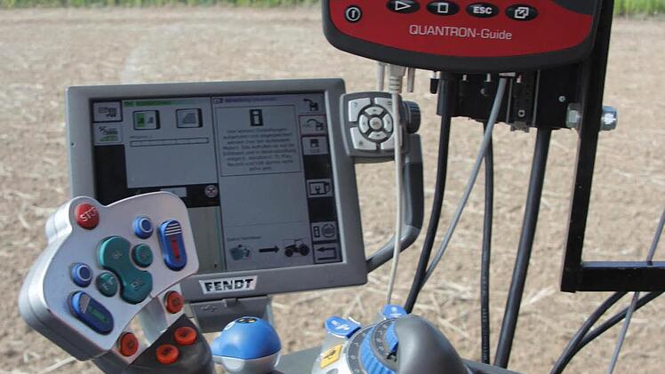 Hightech im Schlepper Foto: Maximilian Glas