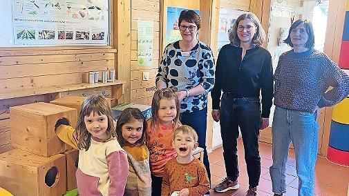 Karin Uri (Referentin f&uuml;r Ern&auml;hrung und Hauswirtschaft), Dr. Stephanie Hund und eine P&auml;dagogin vom Kompetenzzentrum f&uuml;r Ern&auml;hrung.