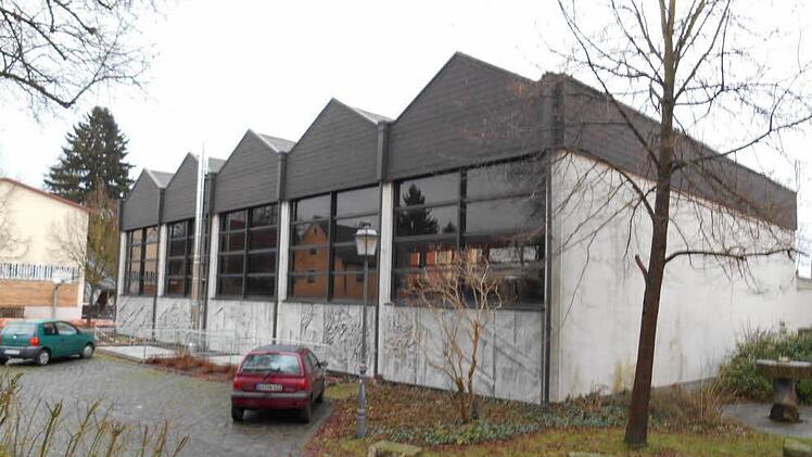 Wasser macht der in den 70ern errichtete n Turnhalle zu schaffen. Foto: Konrad Götz
