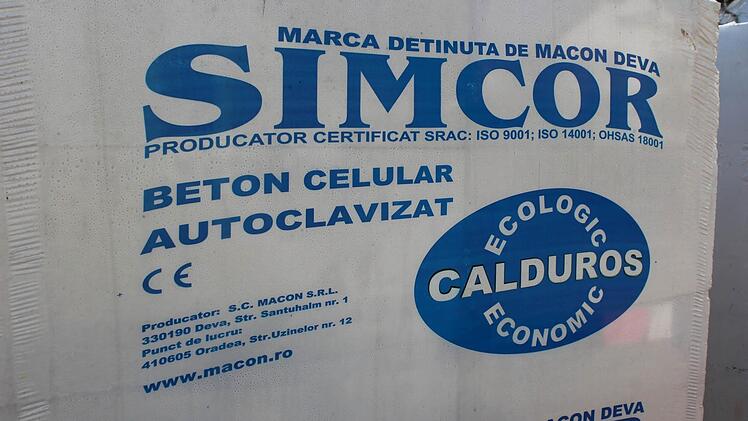 Die Baustoffe kamen wie die Arbeiter aus Rumänien. Foto: Andreas Dorsch